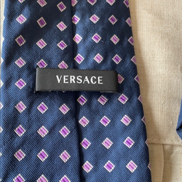 Men’s silk Versace Tie - Picture 2 of 3
